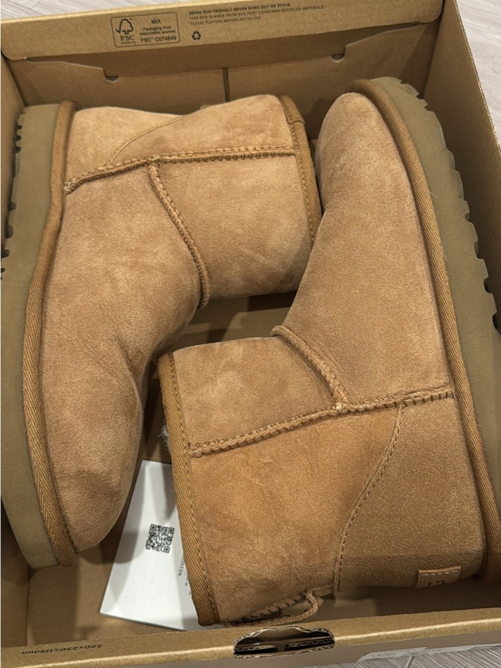 UGG Women’s Classic Mini II - Brown